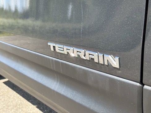 Used 2018 GMC Terrain SLE w/ Driver Convenience Package image 10