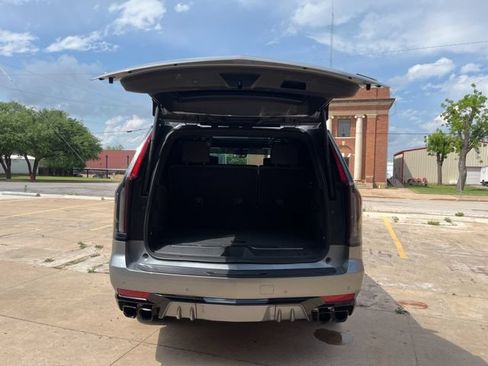 Used 2023 Cadillac Escalade V AWD/4WD image 49