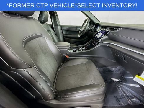 New 2025 Jeep Grand Cherokee L Altitude image 29