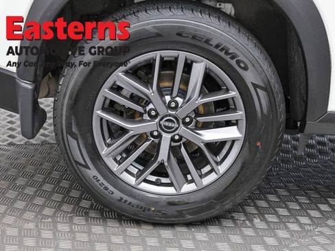 Used 2023 Nissan Rogue S AWD/4WD image 31