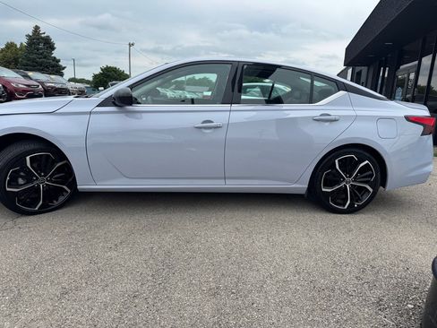 Used 2025 Nissan Altima 2.5 SR FWD image 5