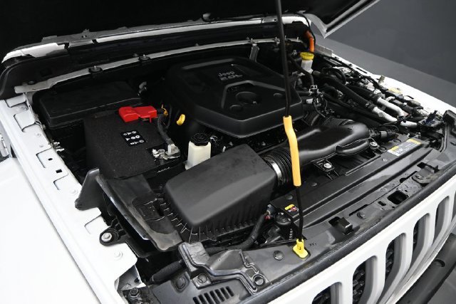 Used 2023 Jeep Wrangler Unlimited Sahara w/ Cold Weather Group AWD/4WD image 40