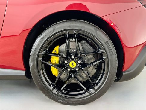 Used 2025 Ferrari Roma Spider RWD image 48