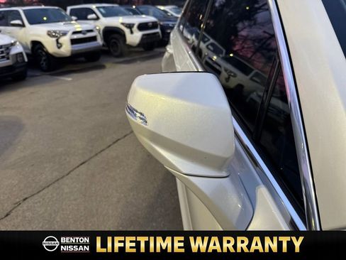 Used 2022 Cadillac XT4 Premium Luxury w/ Enhanced Visibility Package image 38