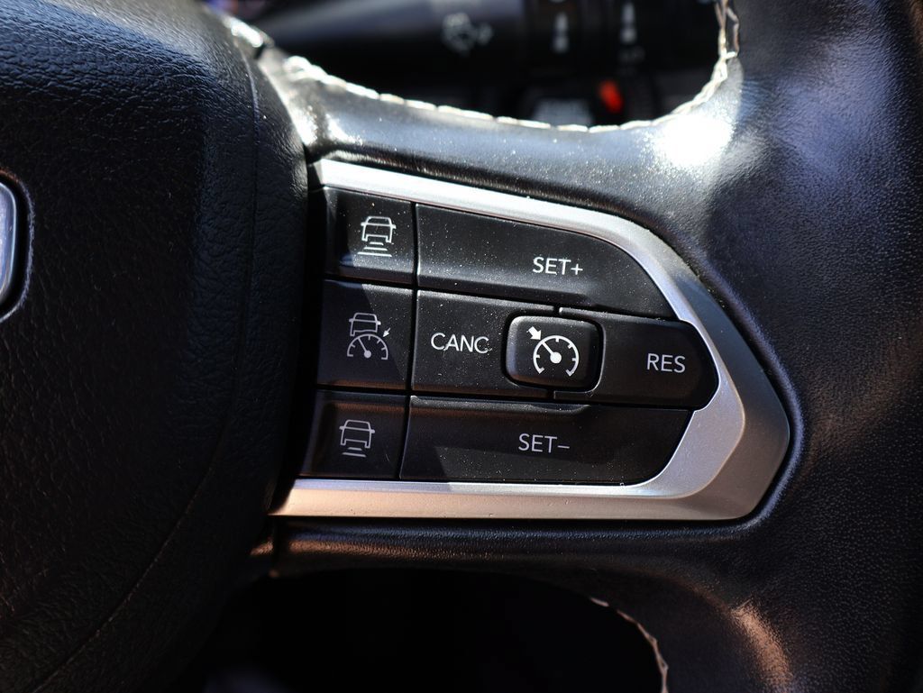 Used 2022 Jeep Compass High Altitude AWD/4WD image 29