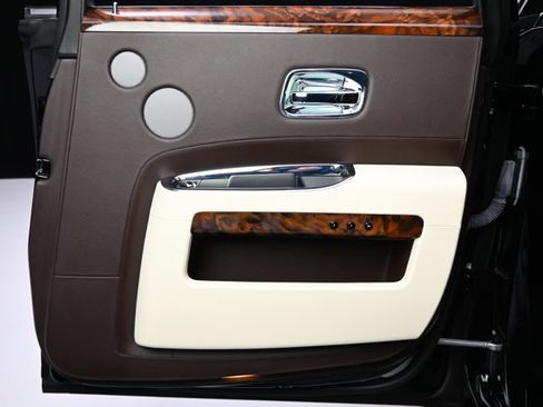 Used 2012 Rolls-Royce Ghost RWD image 74