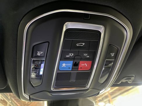 Used 2024 Jeep Wagoneer L Series II w/ Flexible Seating Group image 16