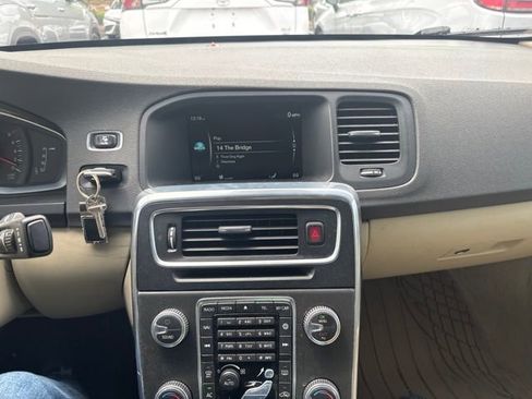 Used 2015 Volvo S60 T5 FWD image 12