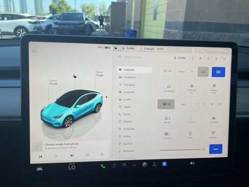Used 2023 Tesla Model Y Long Range image 28
