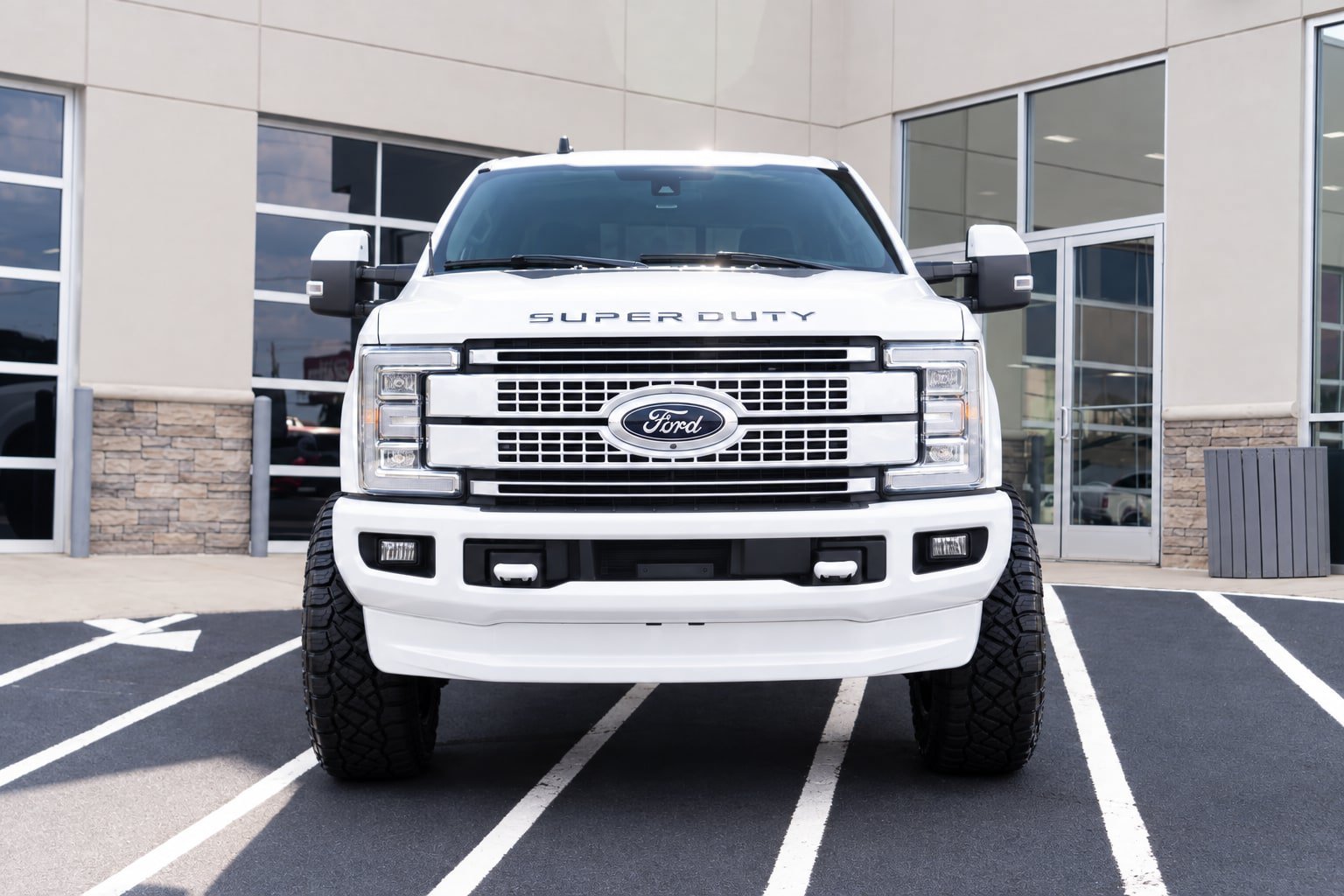 Used 2019 Ford F250 Platinum w/ Platinum Ultimate Package AWD/4WD image 2