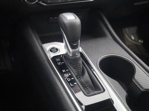 Certified 2025 Nissan Altima 2.5 SV FWD image 17