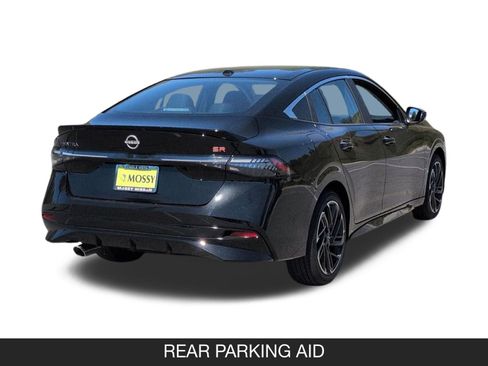 New 2026 Nissan Sentra SR w/ Floor Mat Package FWD image 8