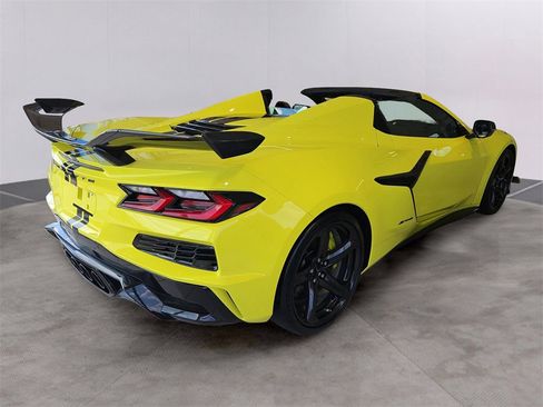 Certified 2023 Chevrolet Corvette Z06 w/ Z07 Performance Package image 4