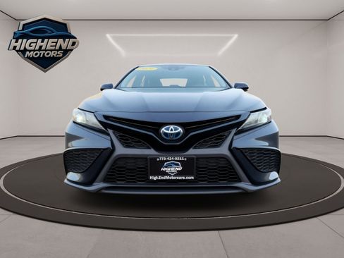 Used 2021 Toyota Camry SE w/ Cold Weather Package image 13