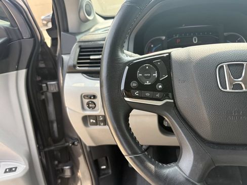 Used 2020 Honda Pilot Touring image 16