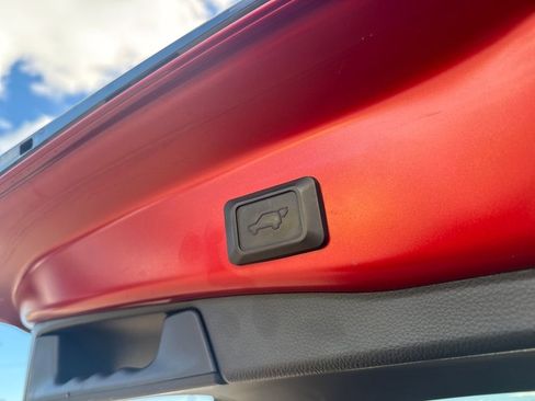 Used 2022 Toyota RAV4 SE image 8