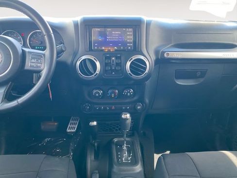 Used 2016 Jeep Wrangler Unlimited Sahara w/ Max Tow Package AWD/4WD image 11