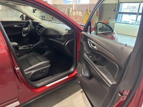 Used 2023 Buick Envision Avenir image 14