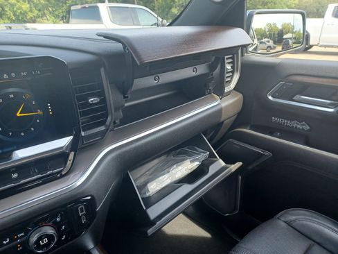 Used 2022 Chevrolet Silverado 1500 4x4 Crew Cab High Country w/ High Country Premium Package image 28