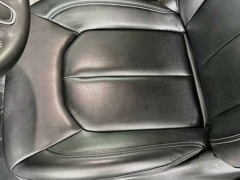Used 2023 Chrysler Pacifica Touring-L FWD image 19