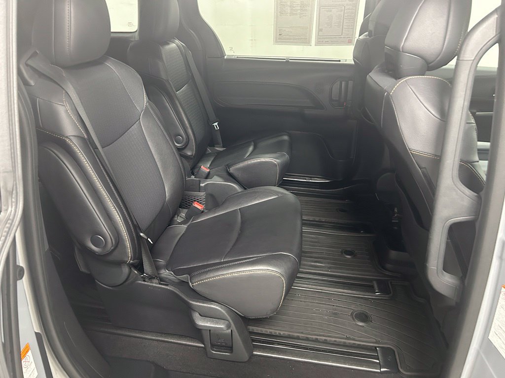 Certified 2024 Toyota Sienna XLE Woodland Edition AWD/4WD image 14