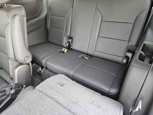 New 2026 Chevrolet Traverse LT w/ Driver Confidence Package FWD image 26