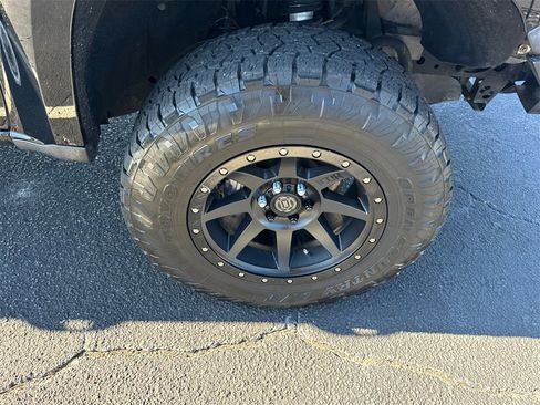 Used 2019 Chevrolet Colorado Z71 w/ Z71 Midnight Edition image 13