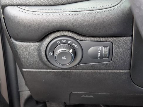 Used 2022 Dodge Durango GT image 22