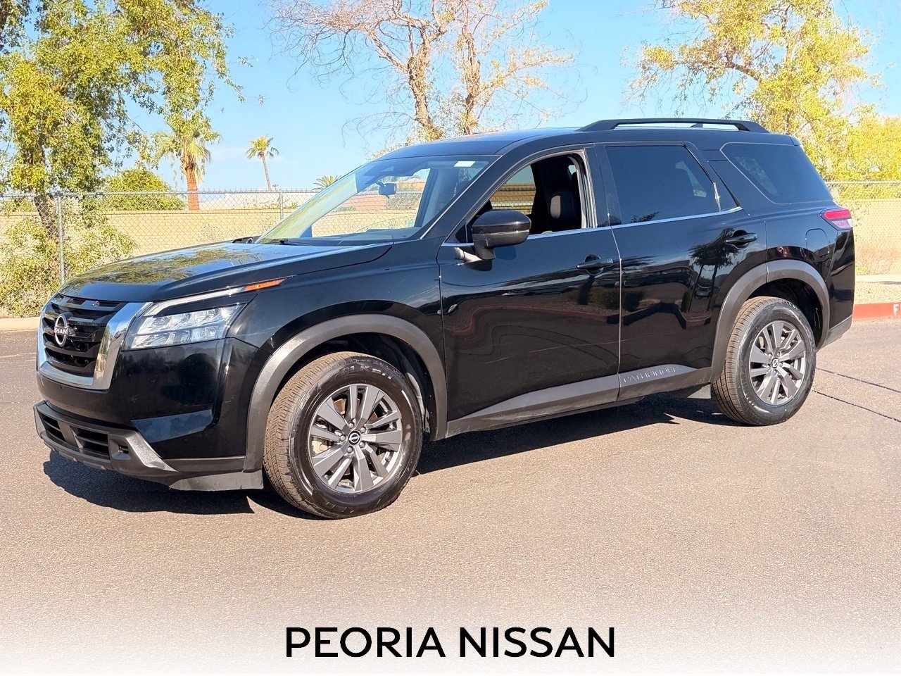 Certified 2025 Nissan Pathfinder SV AWD/4WD image 1