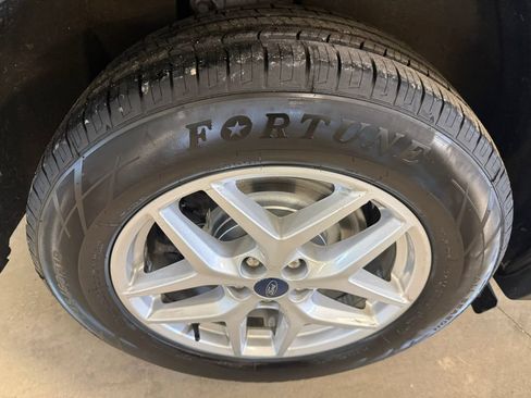 Used 2022 Ford Edge SEL AWD/4WD image 15
