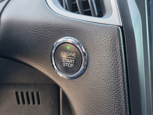 Used 2022 Ford Edge ST-Line image 16