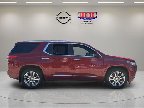 Used 2021 Chevrolet Traverse Premier AWD/4WD image 2