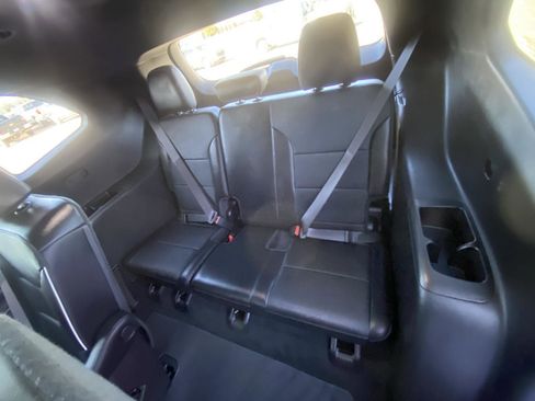 Used 2025 Buick Enclave Preferred AWD/4WD image 25