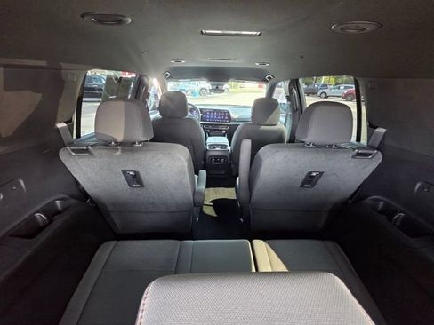 Used 2026 Chevrolet Traverse LT w/ Driver Confidence Package FWD image 13