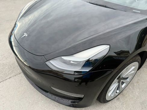 Used 2022 Tesla Model 3 Standard Range image 12