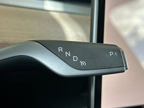 Used 2024 Tesla Model Y Long Range image 25