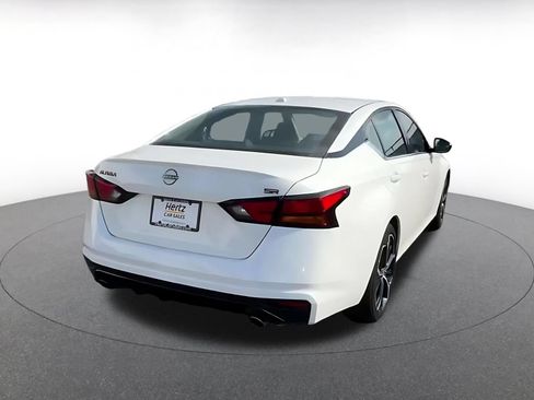 Used 2025 Nissan Altima 2.5 SR FWD image 11