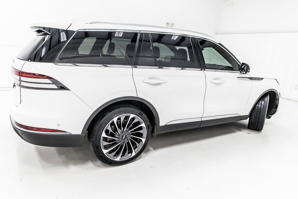 Used 2020 Lincoln Aviator Reserve w/ Equipment Group 202A AWD/4WD image 8
