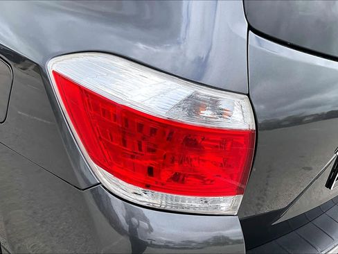 Used 2012 Toyota Highlander Limited image 28