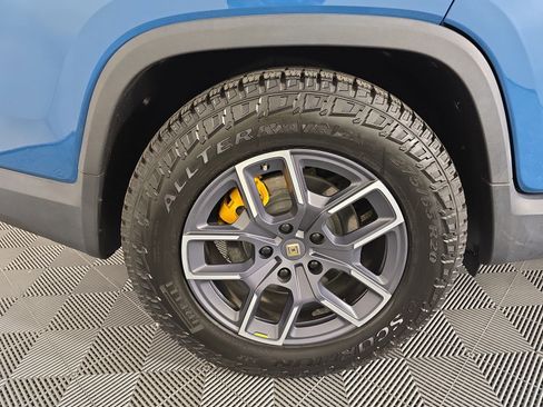 Used 2022 Rivian R1T Launch Edition image 12