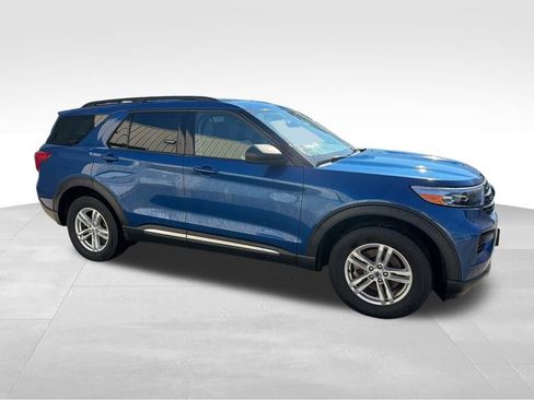 Used 2022 Ford Explorer XLT image 10