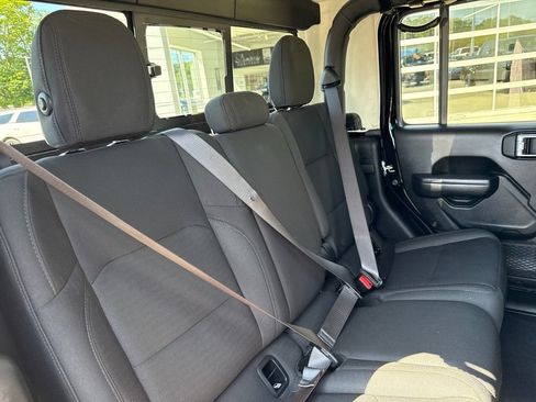 Used 2020 Jeep Gladiator Sport w/ Quick Order Package 24S AWD/4WD image 46