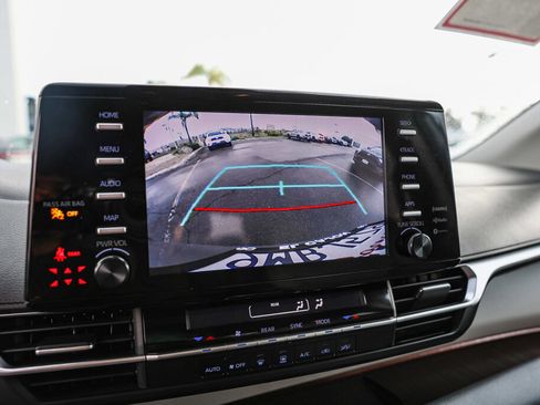 Certified 2024 Toyota Sienna LE image 14