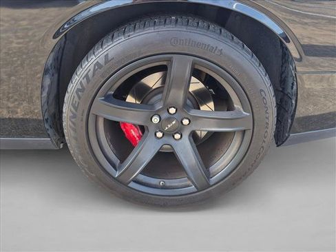 Used 2017 Dodge Challenger SRT Hellcat RWD image 6