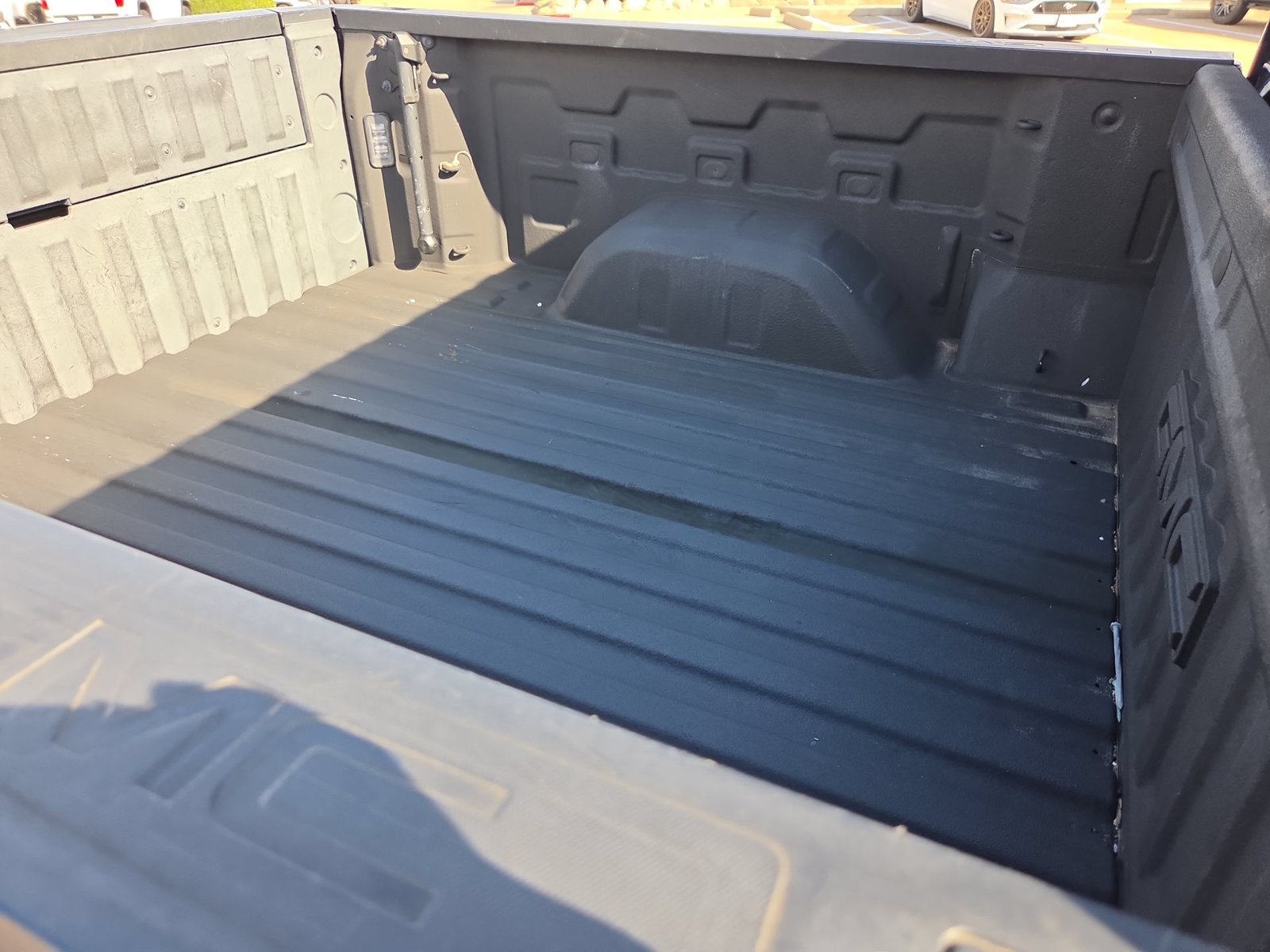 Used 2022 GMC Sierra 1500 SLT AWD/4WD image 24