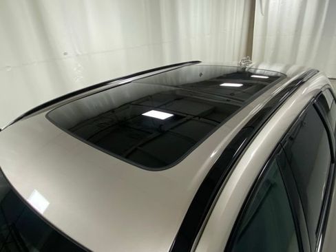 Used 2025 Volvo XC60 B5 Plus AWD/4WD image 6