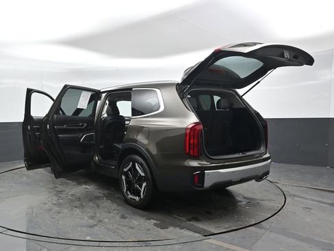Used 2024 Kia Telluride S image 53
