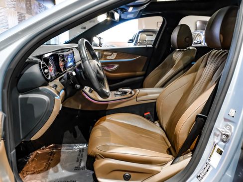 Used 2018 Mercedes-Benz E 300 image 4