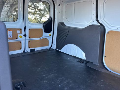 Used 2020 Ford Transit Connect XL FWD image 12