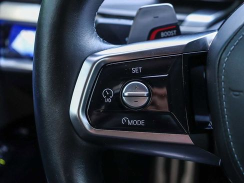 Used 2023 BMW 740i w/ Parking Assistance Package image 17